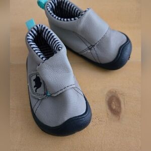 Carter’s Grey Baby Booties Soft Sole Shoes Size 2